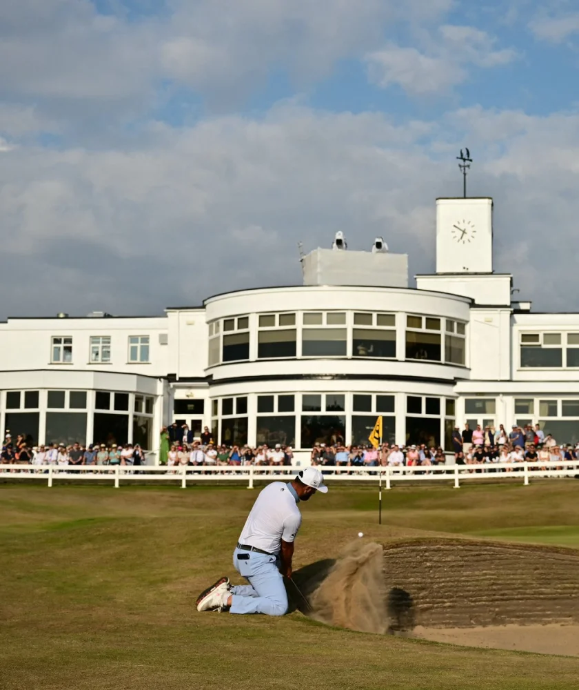 Video: Rahm na kolenou! Neuvěřitelným úderem ohromil Royal Birkdale
