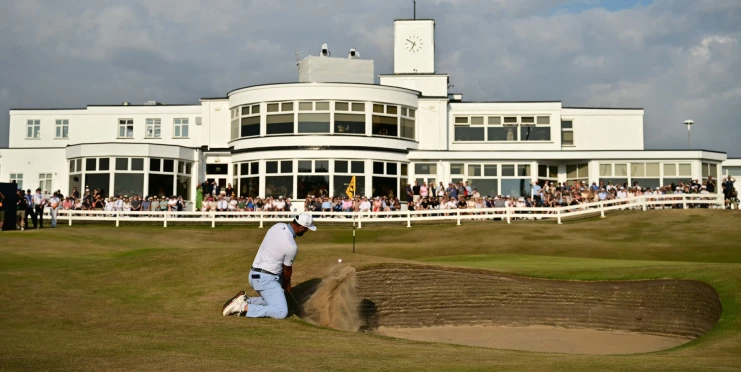 Video: Rahm na kolenou! Neuvěřitelným úderem ohromil Royal Birkdale