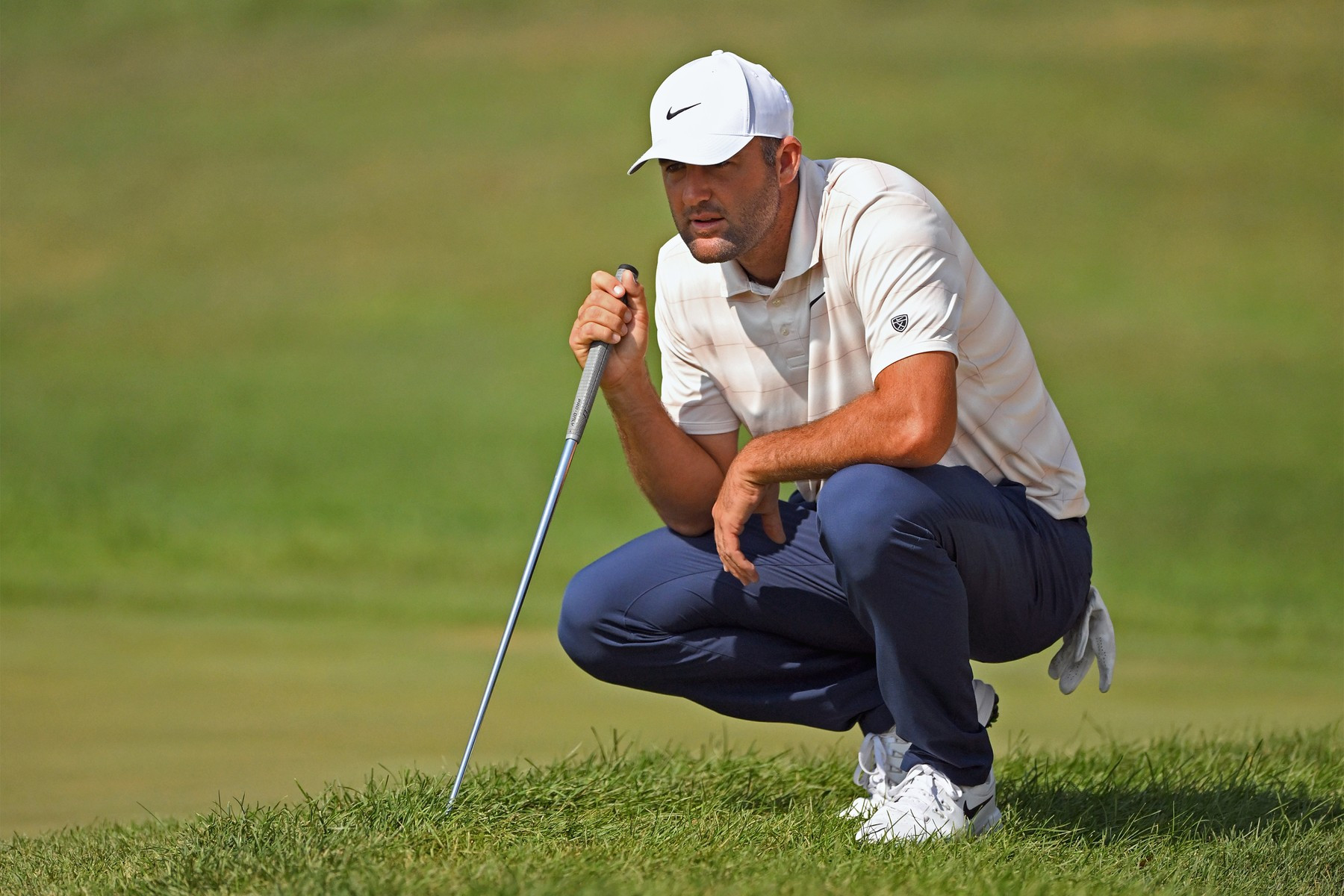 Pro Scottieho Schefflera jsou jediným skutečným soupeřem jamky, fairwaye a greeny. Vše ostatní nechává stranou