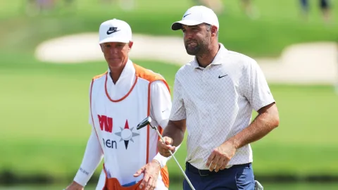 Scottie Scheffler na kolenou! Bezchybný Jackson Koivun přepisuje golfové rekordy