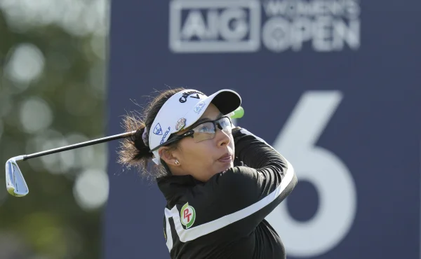 Jeeno Thitikul ovládla úvodní kolo AIG Women's Open. Kouskovou čeká boj o cut