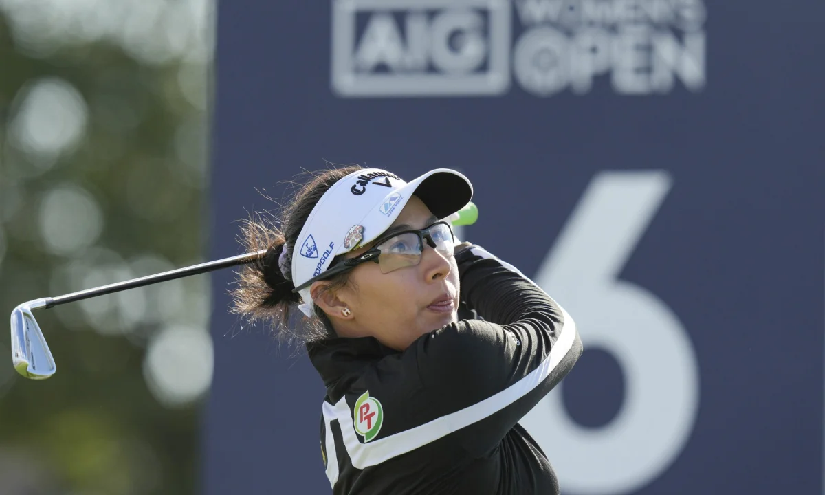 Jeeno Thitikul ovládla úvodní kolo AIG Women's Open. Kouskovou čeká boj o cut