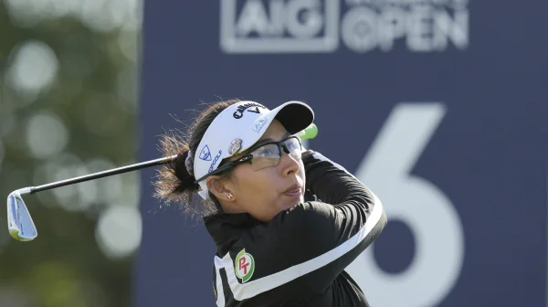 Jeeno Thitikul ovládla úvodní kolo AIG Women's Open. Kouskovou čeká boj o cut