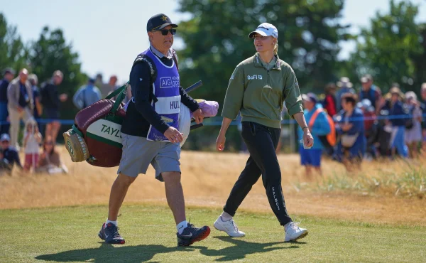 Video: Krutý žert na caddieho s falešným losem? Charley Hull kritiku neřeší