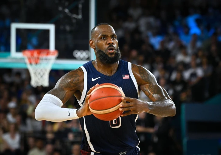 LeBron James spustil golfový kanál na YouTube. Rory McIlroy mu hned nabídl lekci