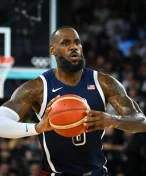 LeBron James spustil golfový kanál na YouTube. Rory McIlroy mu hned nabídl lekci