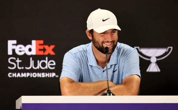 Scottie Scheffler útočí na odkaz Tigera Woodse. Statistiky jsou neúprosné