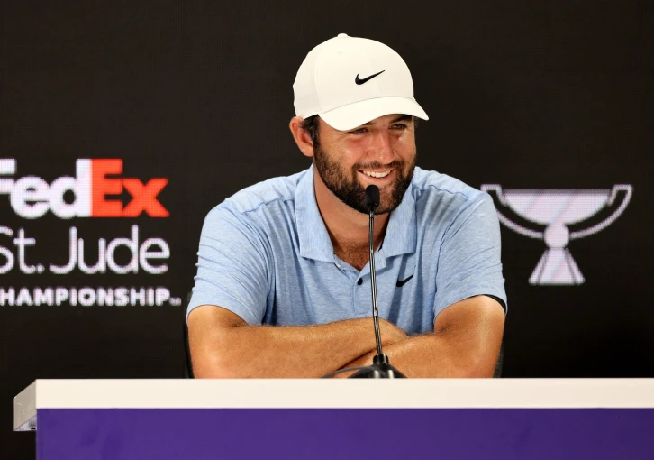 Scottie Scheffler útočí na odkaz Tigera Woodse. Statistiky jsou neúprosné