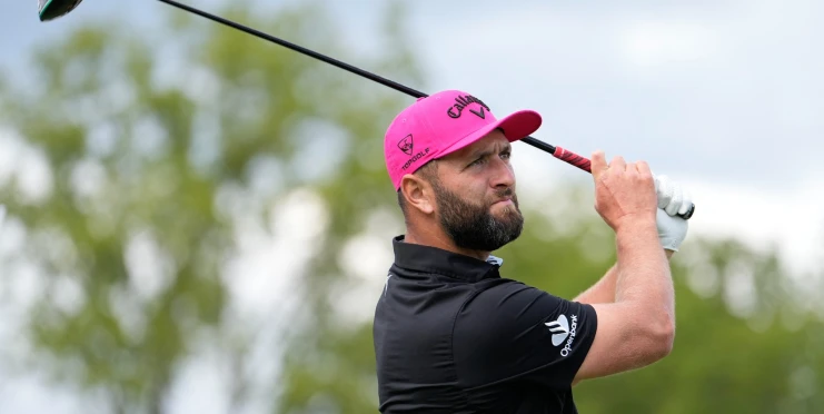 Krizová schůzka hráčů LIV Golf. Ve hře jsou Rahmovy 3 miliardy i budoucnost série