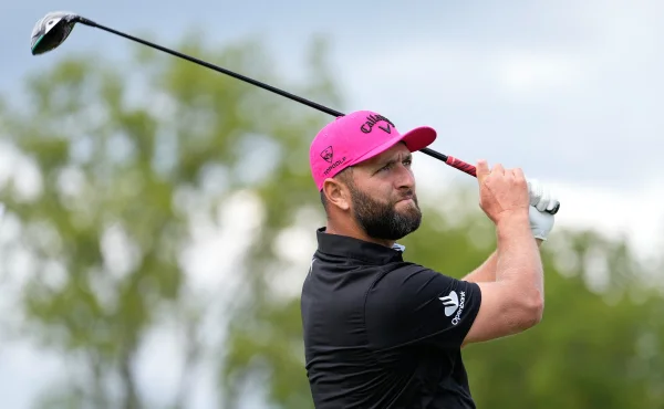 Krizová schůzka hráčů LIV Golf. Ve hře jsou Rahmovy 3 miliardy i budoucnost série