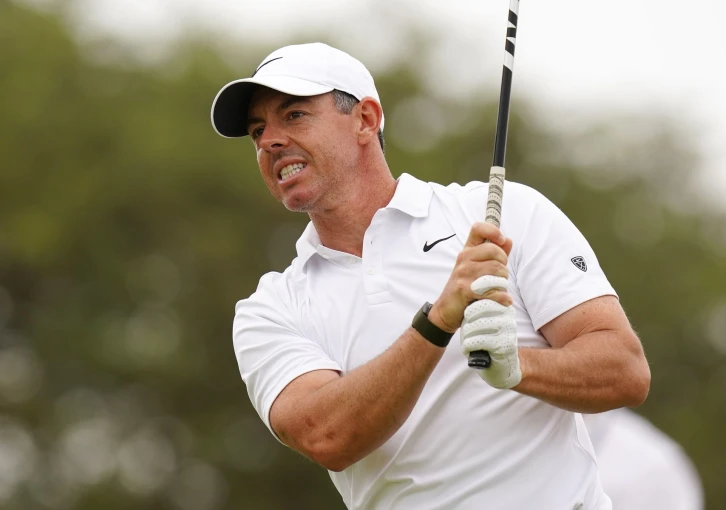 Rory McIlroy chce navýšit svůj náskok na Tigera Woodse? Ve hře je čtvrtý FedExCup