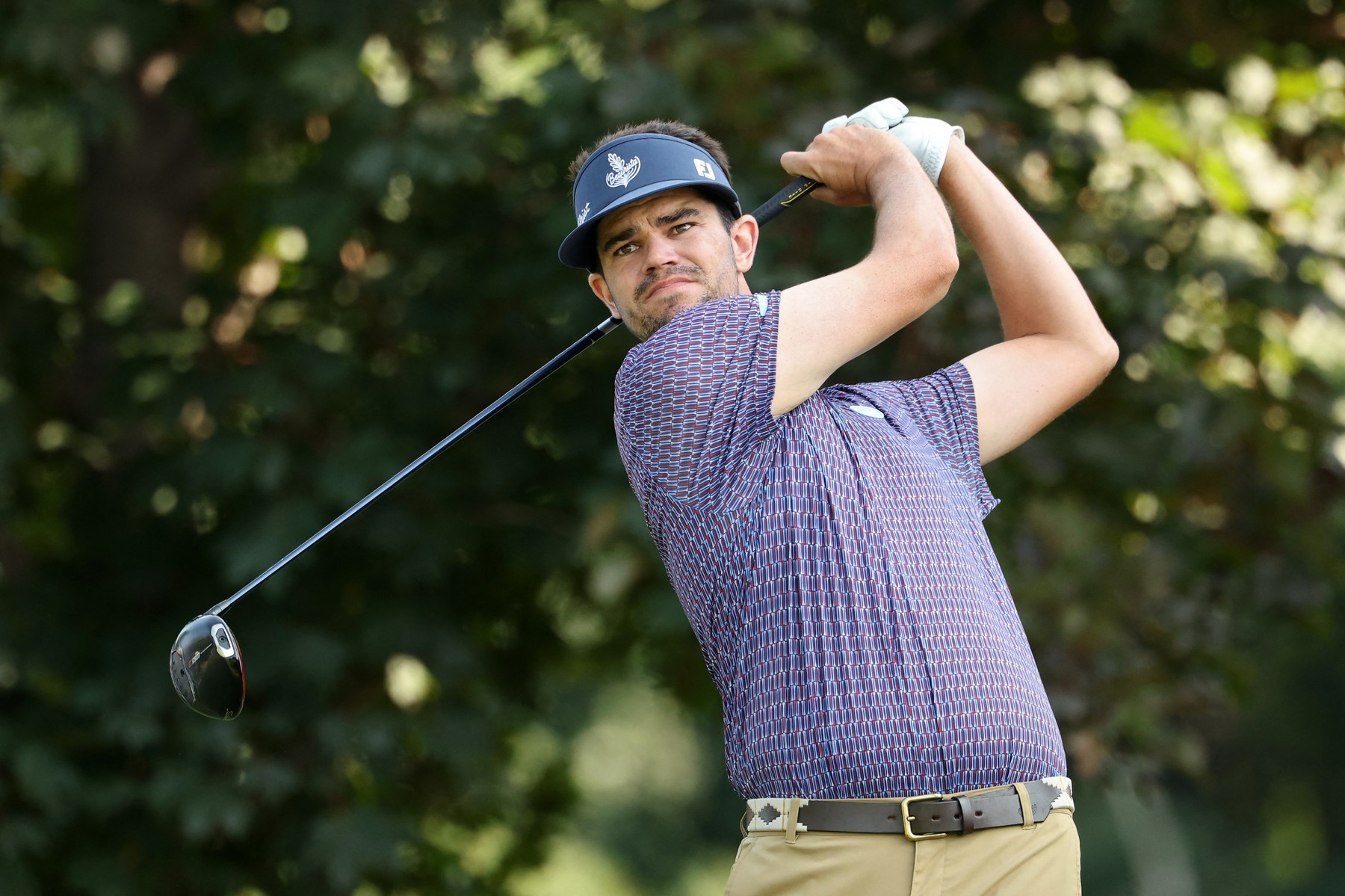 Beau Hossler má po dvou kolech Wyndham Championship nakročeno k životnímu výsledku. Ve hře je nejen první titul na PGA Tour, ale i postup do play-off FedEx Cupu