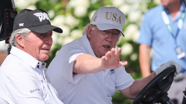 Trump jednal v Bedminsteru o budoucnosti LIV Golf. Turnaj ovládl Joaquin Niemann