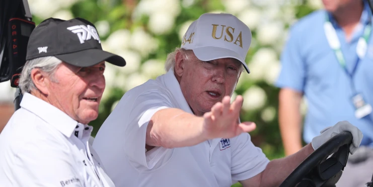 Trump jednal v Bedminsteru o budoucnosti LIV Golf. Turnaj ovládl Joaquin Niemann