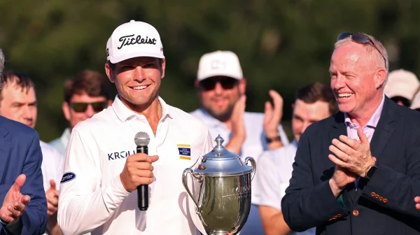 Zázračný albatros i kruté pády. Finále základní části PGA Tour nabídlo velkolepé drama