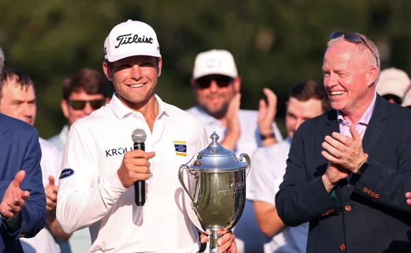 Zázračný albatros i kruté pády. Finále základní části PGA Tour nabídlo velkolepé drama