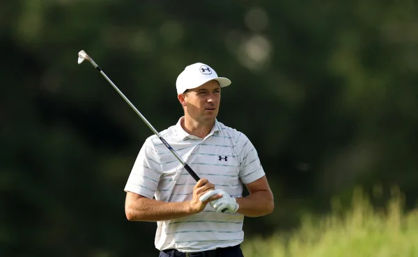 Spieth v Memphisu zazářil, McIlroy pokazil závěr a zkomplikoval si boj o rekord