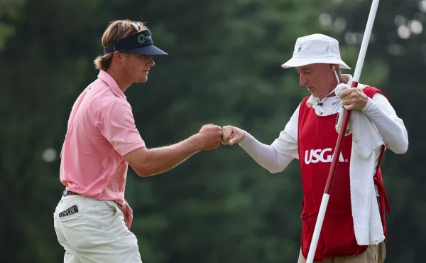 Tajná zbraň na U.S. Amateur. Místní caddie dovedl outsidera až do semifinále