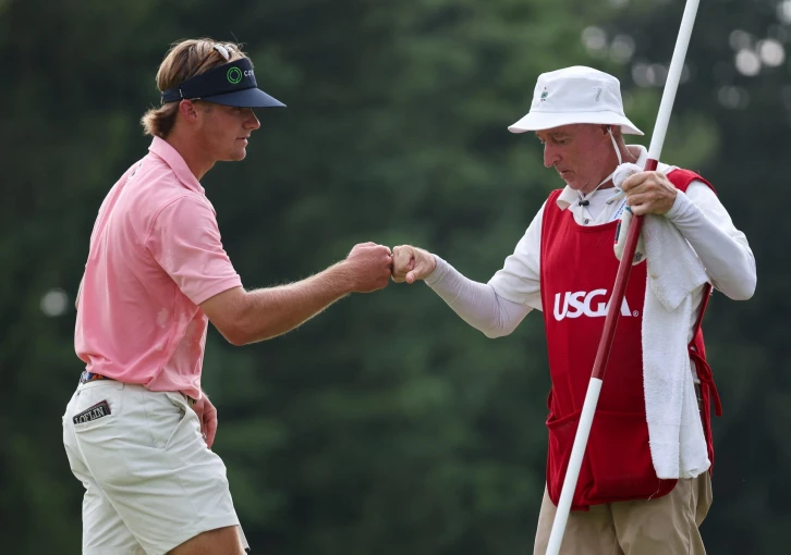 Tajná zbraň na U.S. Amateur. Místní caddie dovedl outsidera až do semifinále