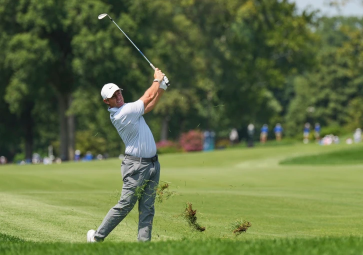 Tajná zbraň Roryho McIlroye na BMW Championship. Putterový grip na železech