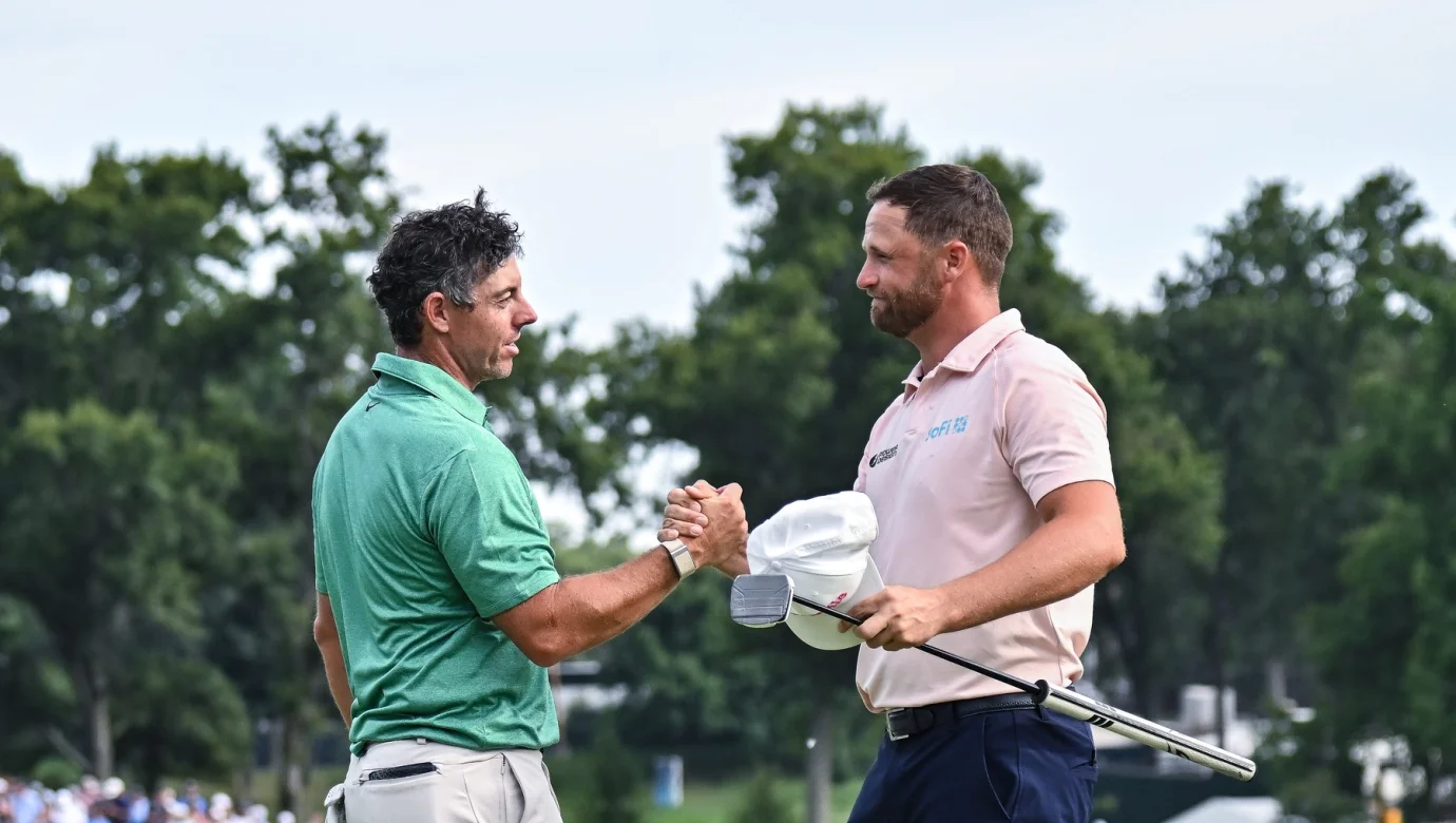 Wyndham Clark odrazil útok Roryho McIlroye a získal titul na BMW Championship