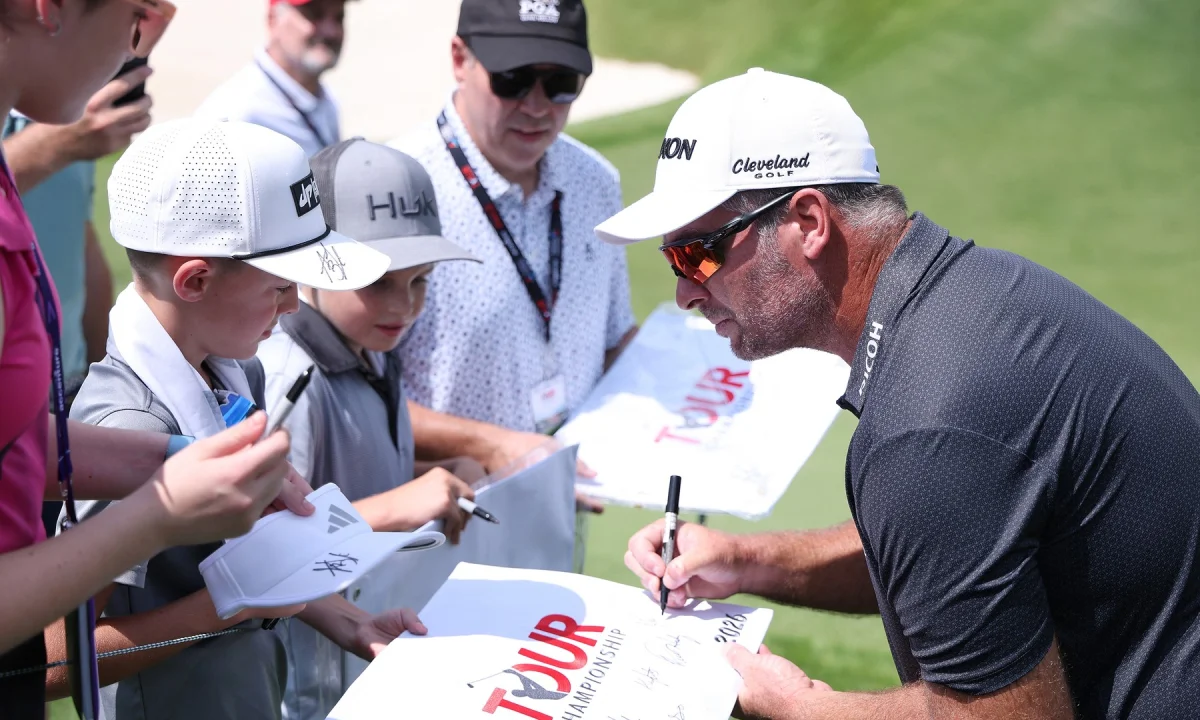 Po dvou bogey přišel životní eagle. Ryan Fox předvedl obrat dne na Tour Championship