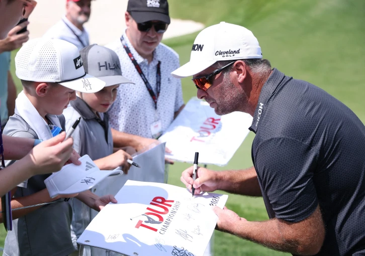 Po dvou bogey přišel životní eagle. Ryan Fox předvedl obrat dne na Tour Championship