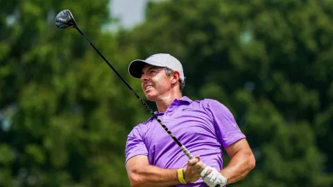 Rory McIlroy rozstřílel East Lake. Hovland vede, ale svému švihu nevěří