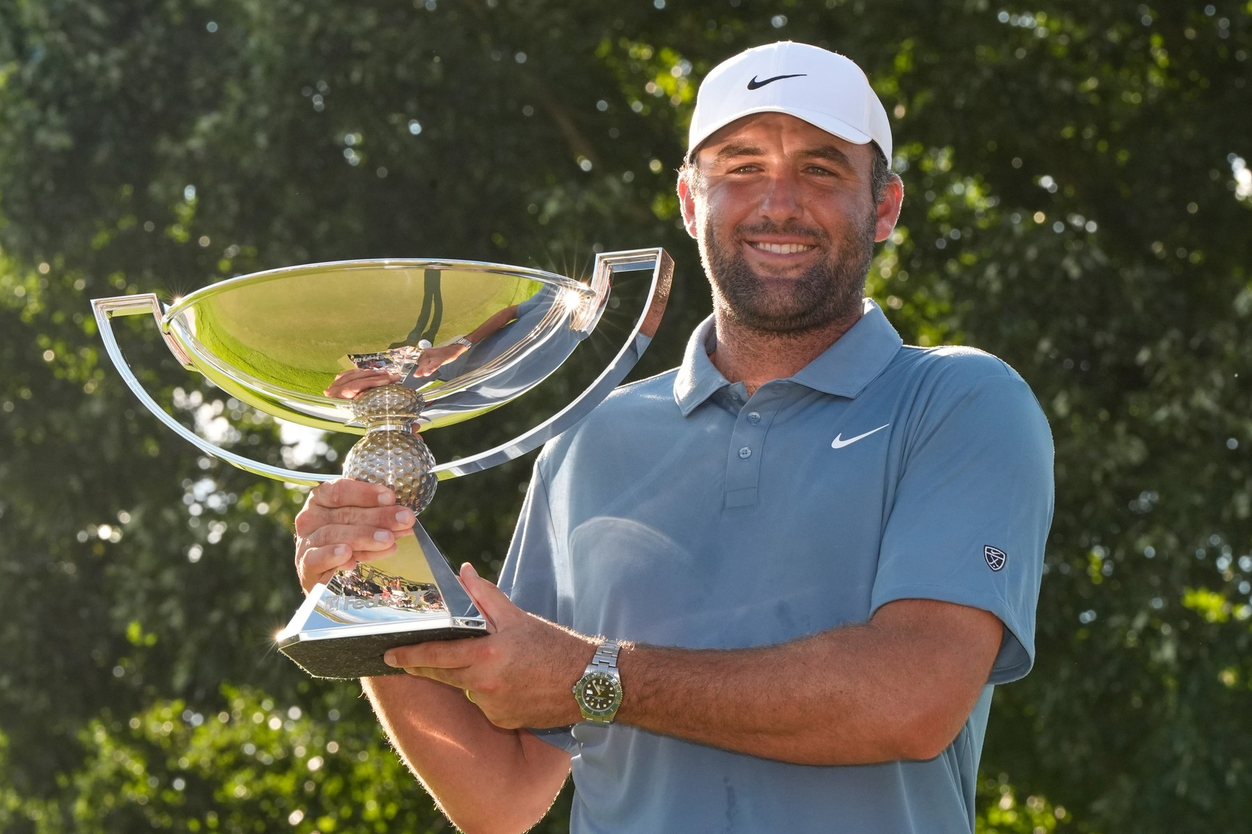 Scottie Scheffler slaví druhý triumf ve FedEx Cupu. Vítězstvím sesadil Tigera Woodse z čela historického žebříčku kariérních výdělků