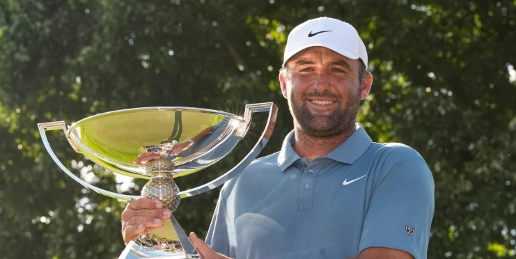 Scottie Scheffler je novým králem PGA Tour. Po 26 letech sesadil Tigera Woodse