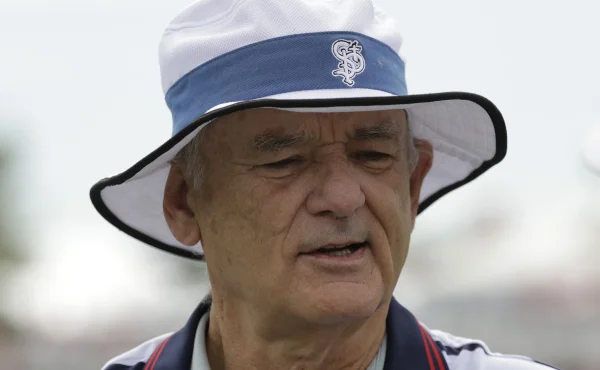Komik Bill Murray propojil lásku ke golfu s krásami Irska. Nový seriál míří na obrazovky