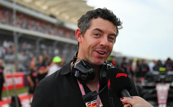 Rory McIlroy a miliardový obchod. Jeho investice do Formule 1 míří k prodeji
