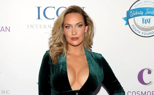 Zelené sako The Masters podle Paige Spiranac. Odvážným výstřihem rozpálila fanoušky