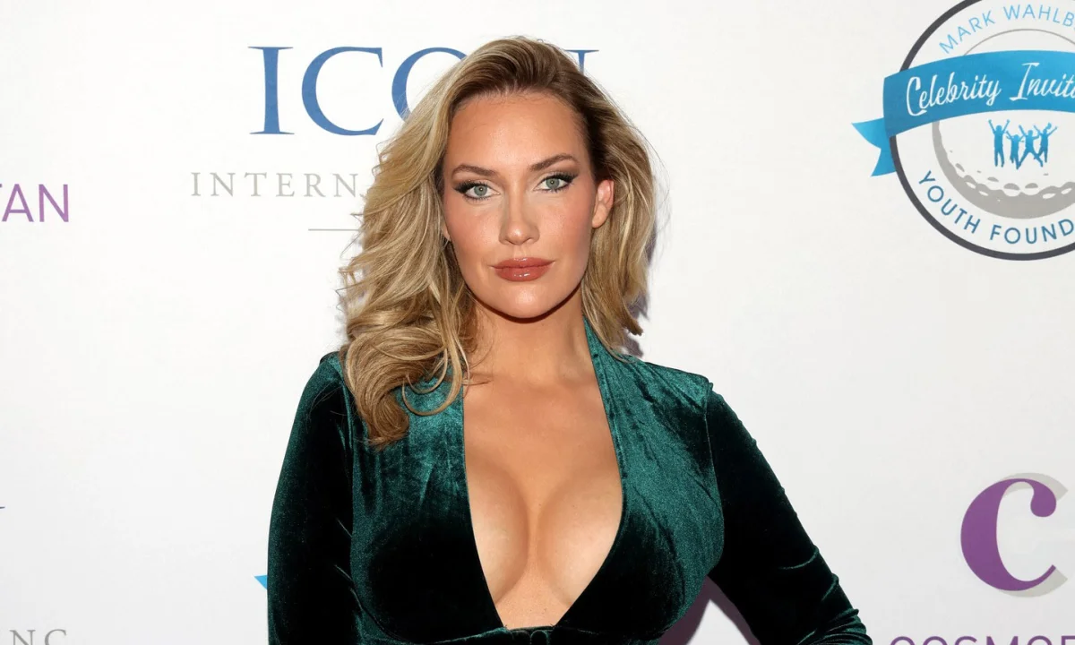Zelené sako The Masters podle Paige Spiranac. Odvážným výstřihem rozpálila fanoušky