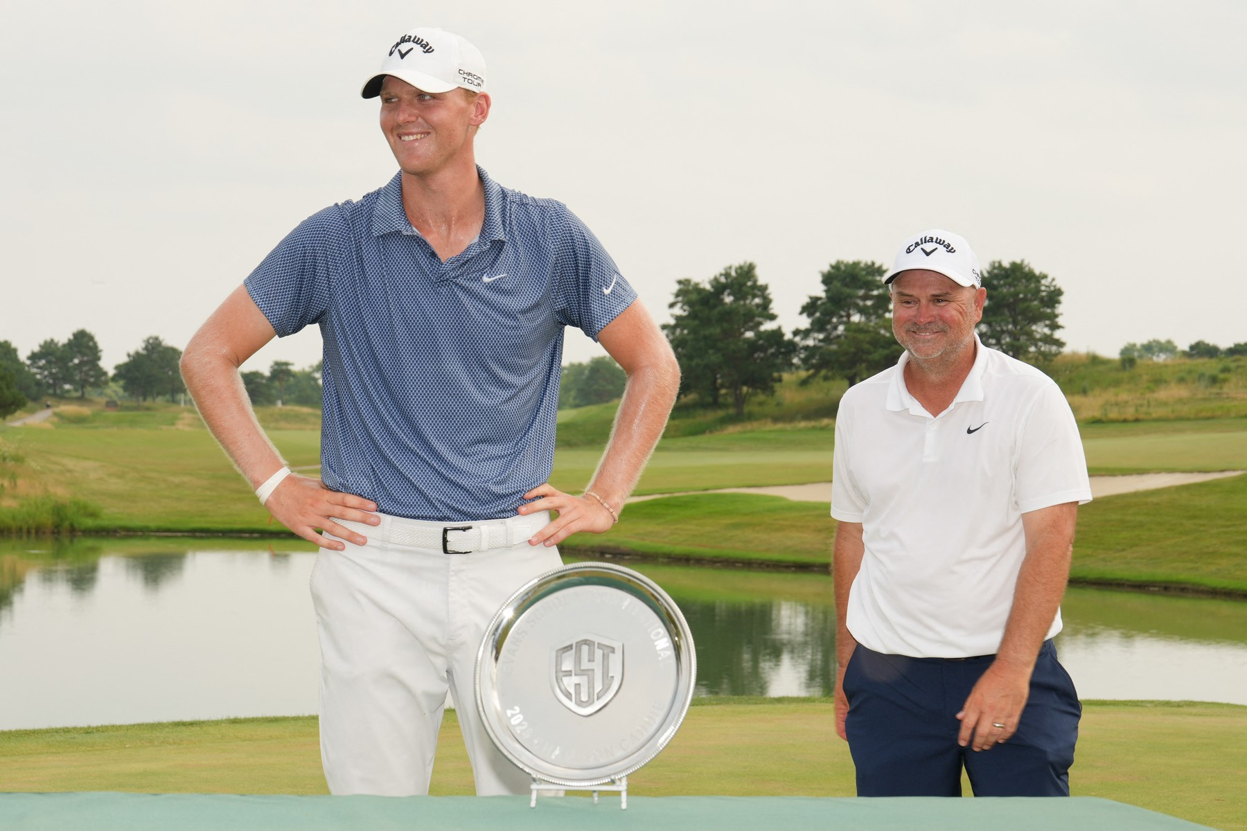 Tommy Morrison měří úctyhodných 206 centimetrů. Vedle většiny soupeřů tak na golfovém hřišti působí, jako by si odskočil z basketbalové palubovky