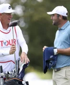 Schefflerův caddie vydělává víc než většina hráčů PGA. A to chtěl s kariérou skončit