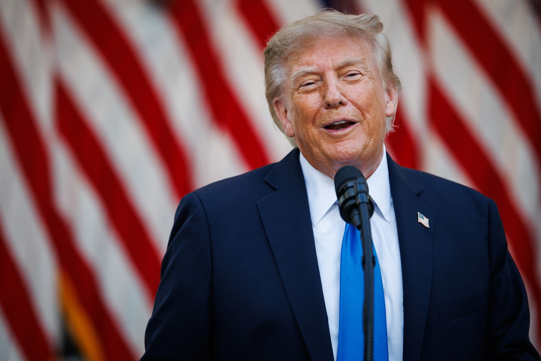 Donald Trump označil soudní dohodu s Tigerem Woodsem za spravedlivou a je rád, že se celý případ vyřešil. Tiger si teď prý ale bude muset sehnat řidiče