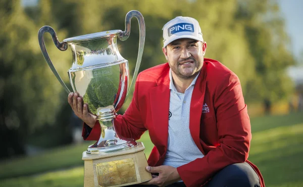 European Masters: Lawrence vyrovnal Seveho rekord. Casey věnoval 9 milionů obětem požáru