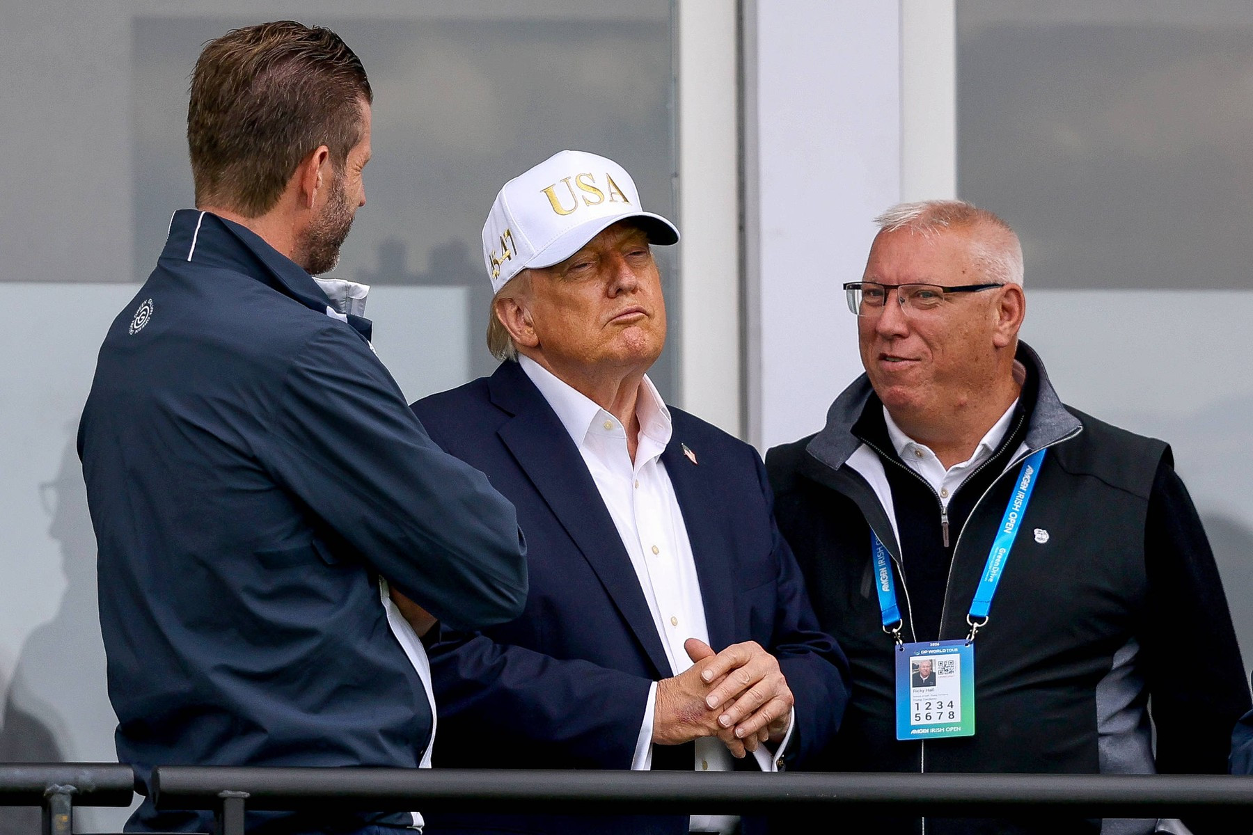 Donald Trump dorazil na Irish Open v Doonbegu a okamžitě na sebe strhl pozornost fanoušků i médií