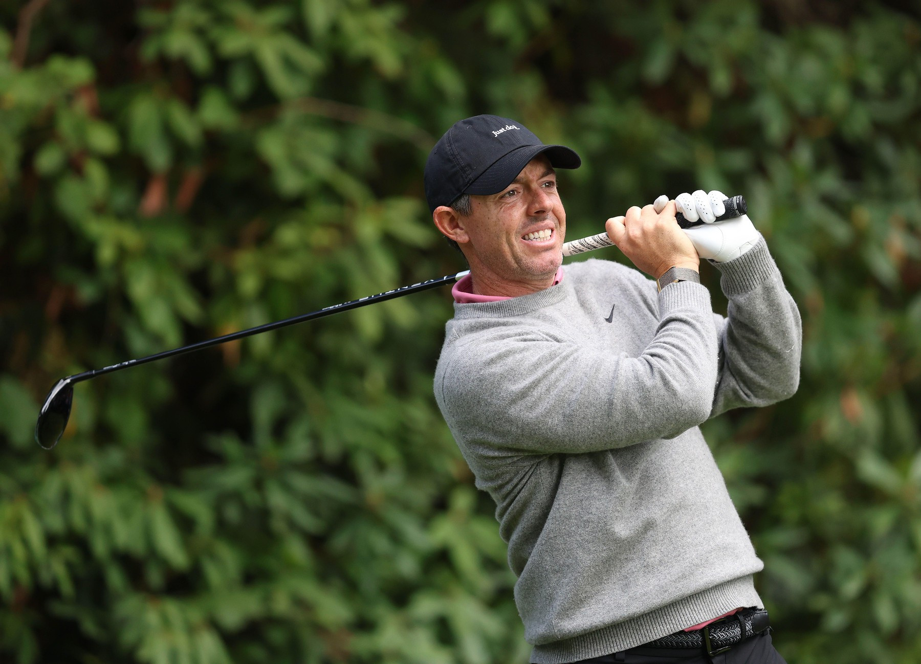 Rory McIlroy byl po deseti jamkách pět ran pod parem, nepovedený závěr ho ale srazil na dělené 19. místo