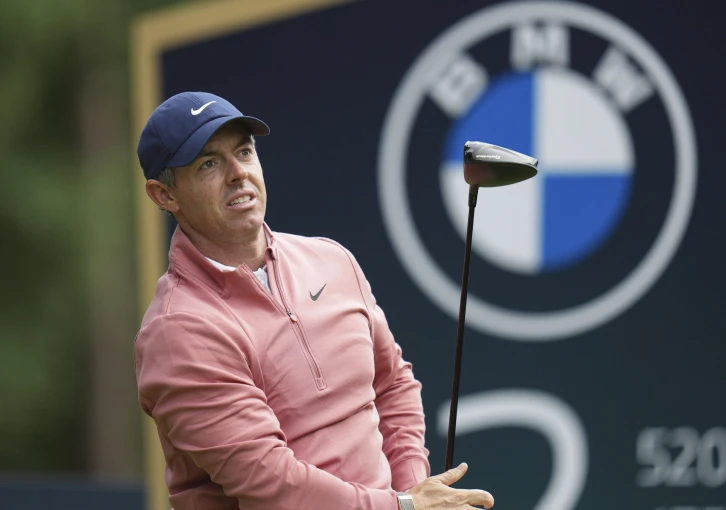 McIlroy se parádním finišem na BMW PGA vrátil do boje o titul i historický rekord