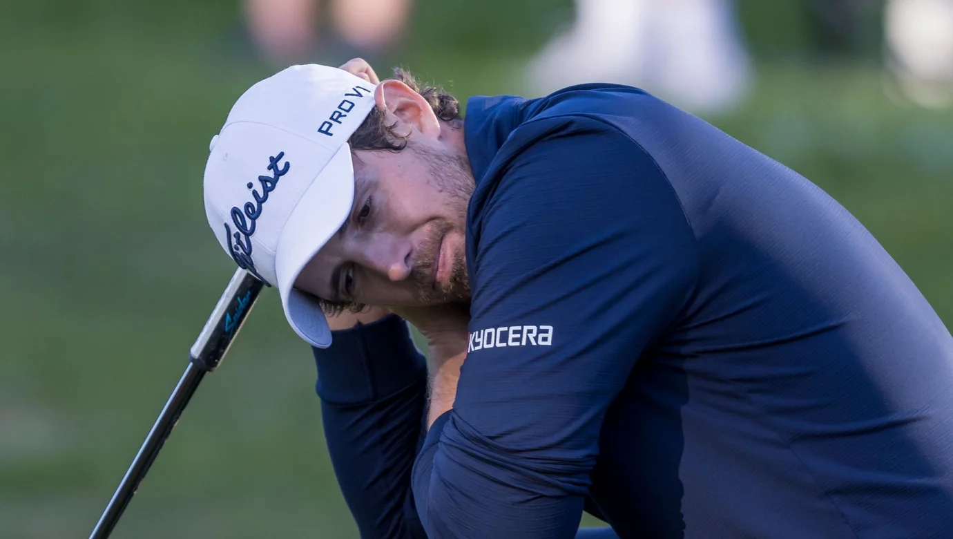 Smutný hrdina nedělního finále. Manuel Elvira měl vítězství na BMW PGA Championship na dosah, o životní triumf však přišel neuvěřitelným kolapsem na poslední jamce