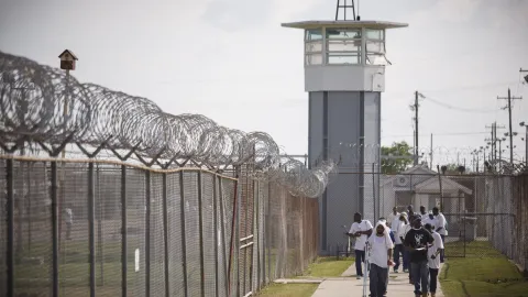 Nej(ne)bezpečnější golfové hřiště na světě? Prison View leží v největší věznici USA