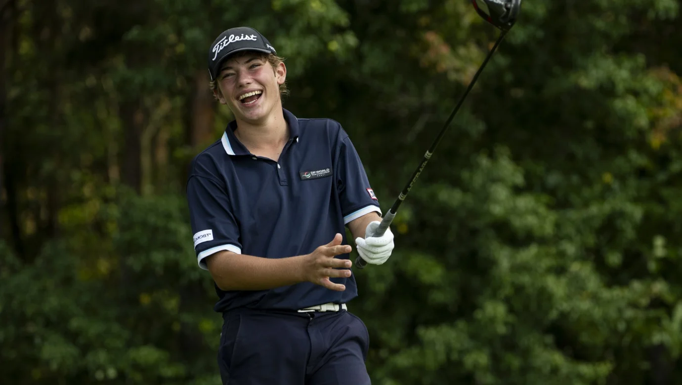 Sedmnáctiletý Louis Klein je po dvou kolech Q-School DP World Tour jedinou ránu od postupu do finálové fáze v Tarragoně
