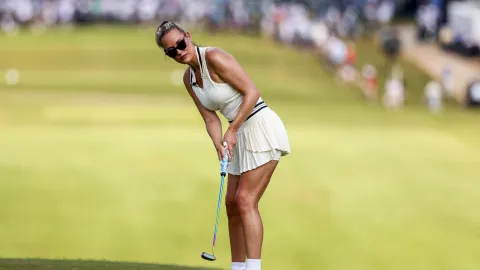 Video: Paige Spiranac dráždí fanoušky v odvážných halloweenských kostýmech