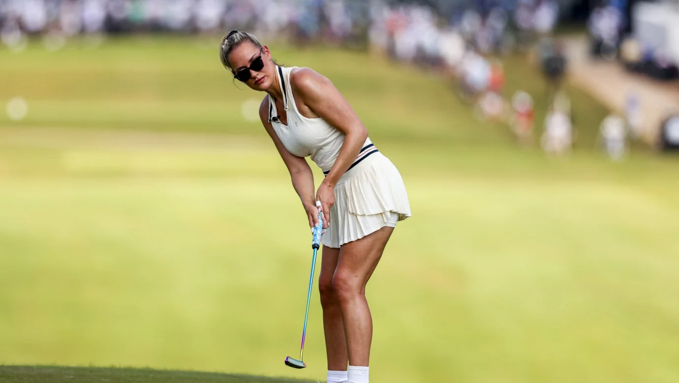 Paige Spiranac znovu přitahuje pozornost. Vedle návratu na Internet Invitational rozvířila sociální sítě i odvážnými halloweenskými kostýmy