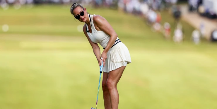 Video: Paige Spiranac dráždí fanoušky v odvážných halloweenských kostýmech