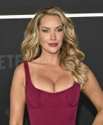 Bikiny a tequila! Paige Spiranac odhalila, jak si užívá života. Internet zase šílí