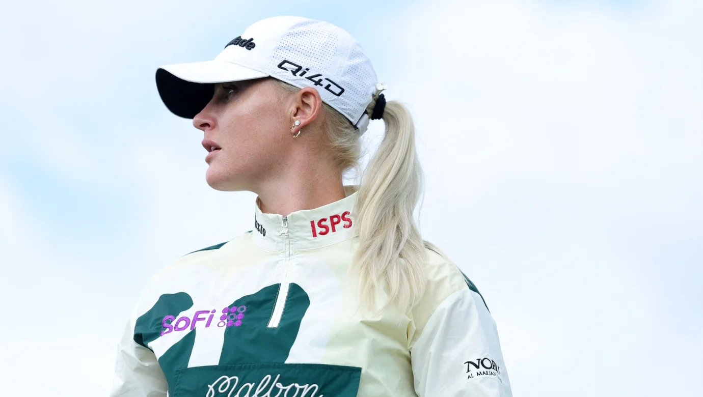 Půvabná Charley Hull patří k nejvýraznějším tvářím ženského golfu. Vedle skvělých výkonů na hřišti poutá pozornost také svou přirozenou krásou a osobitým šarmem