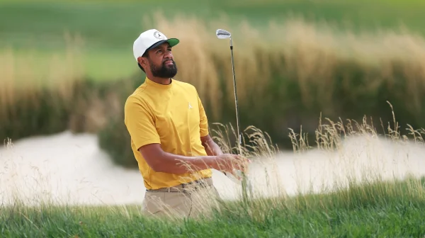 Putt za milion dolarů! Tony Finau na zápase NBA získal dar pro svou nadaci
